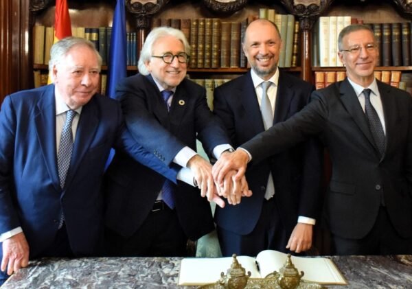 1706802591842 Réunion à Barcelone : CEMAES et partenaires marocains et catalans discutent de stratégies pour renforcer les investissements bilatéraux et la coopération économique.